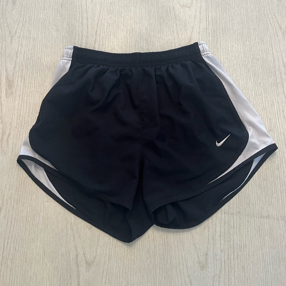 NIKE dri-fit shorts black and white size M